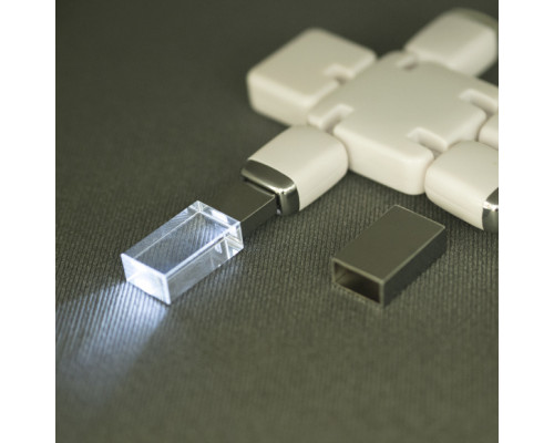 Флеш накопитель USB 2.0 Кристалл, металл/стекло, прозрачный/серебристый, 32Gb Флеш накопитель USB 2.0 Кристалл, металл/стекло, прозрачный/серебристый, 32Gb
