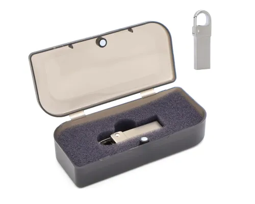 Флешка Carabine 16 Гб в футляре, серебристая