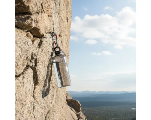 Бутылка пластиковая для воды Clipster, белый