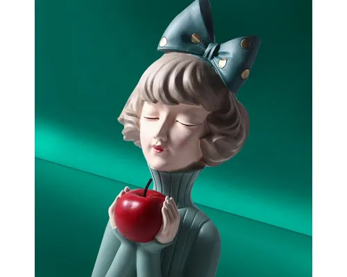 Статуэтка  "Девушка с яблоком", цвет зеленый