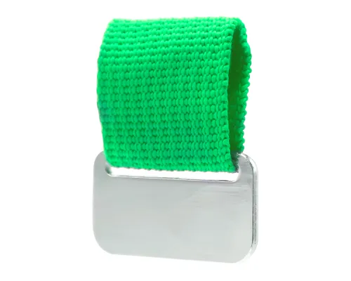 Металлический шильд с цветным ремешком (съёмный), зелёный