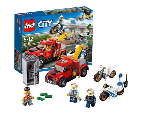 Конструктор «LEGO City. Побег на буксировщике» Конструктор «LEGO City. Побег на буксировщике»