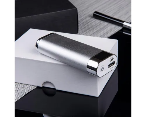 Универсальное зарядное устройство "Light" (5200mAh) с фонариком