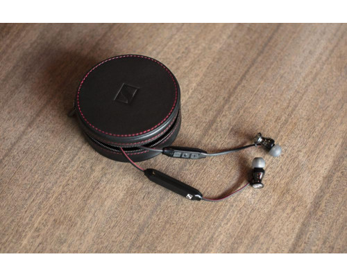Bluetooth наушники Sennheiser MOMENTUM Free, черные Bluetooth наушники Sennheiser MOMENTUM Free, черные