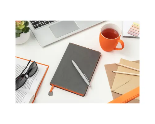 Ежедневник Flexy Latte Color А5, серый с оранжевым срезом и оранжевым форзацем, недатированный, в гибкой обложке