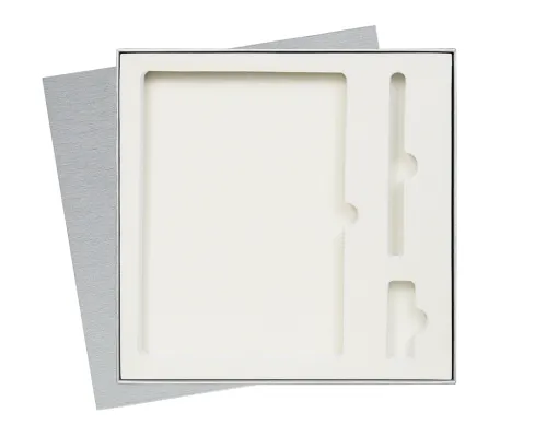 Коробка подарочная Solution Superior Linen под ежедневник, ручку и флешку, серебро, 25,7x25,7 см, бежевый ложемент Коробка подарочная Solution Superior Linen под ежедневник, ручку и флешку, серебро, 25,7x25,7 см, бежевый ложемент