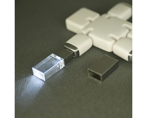 Флеш накопитель USB 2.0 Кристалл, металл/стекло, прозрачный/серебристый, подсветка белым,16 GB